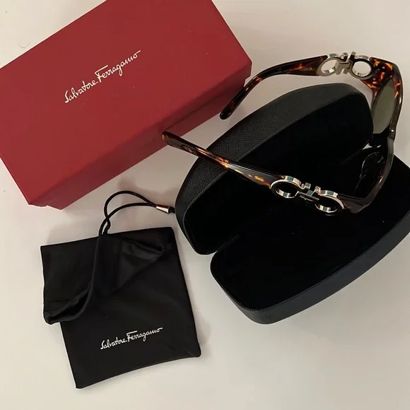 Salvatore Ferragamo | Accessories | Salvatore Ferragamo Nwt  display picture 3